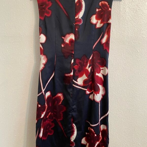 Ann Taylor Red and Black Floral Dress Size 4P - Picture 5 of 11